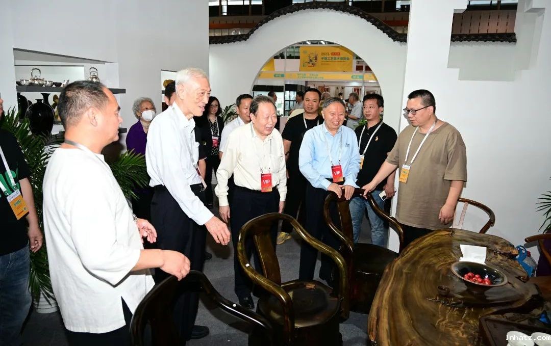 taptap登陆入口老领导陈士能步正发钱桂敬